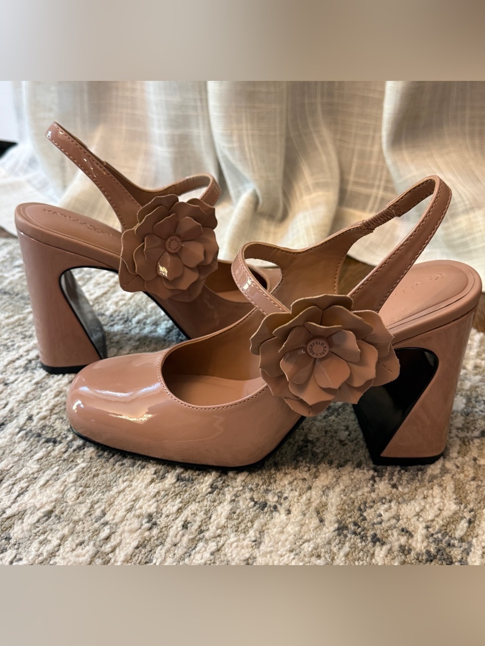 Brand new - Karl Lagerfeld Patent Mary Jane Pierra Heels, size 7